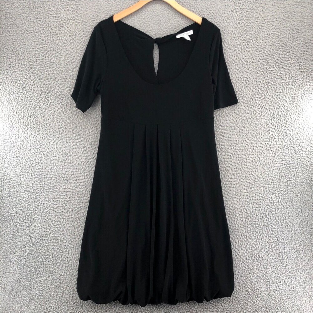 White House Black Market Dress Womens Medium Black Pleated Shift Short Sleeves